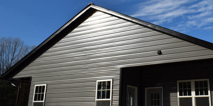 An engaging title that includes the keyword j&l roofing and siding